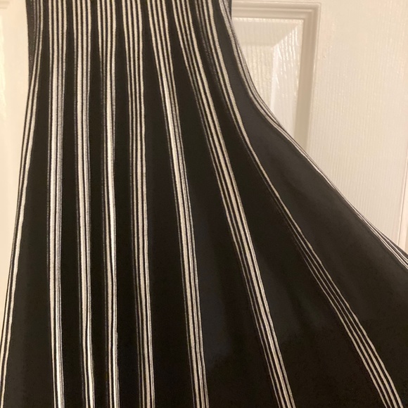 Adore Reversible Dress - Picture 6 of 8